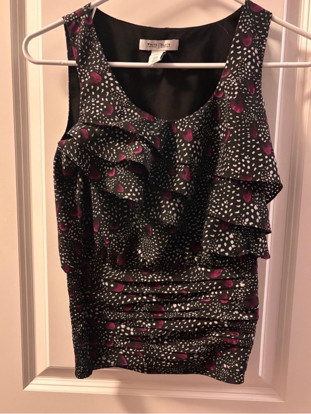 White House Black Market Black Top with Size XXS